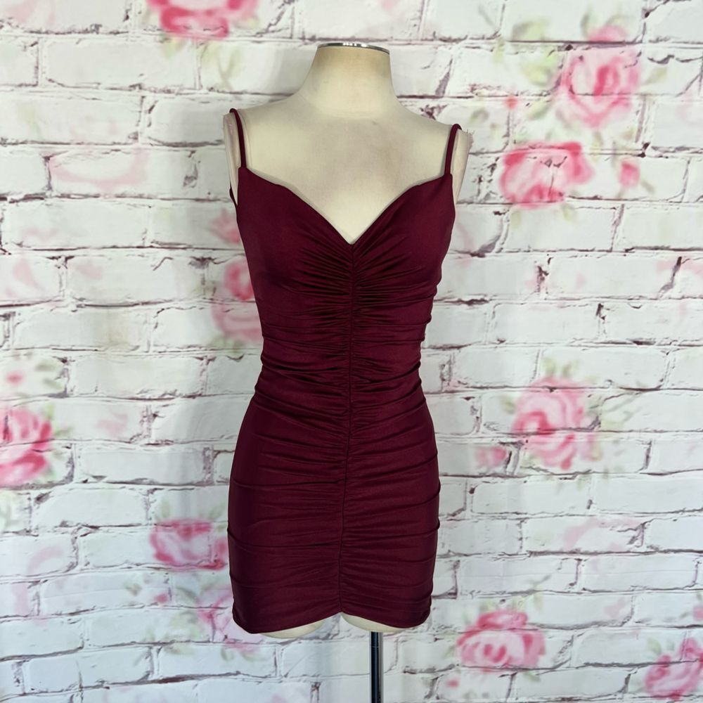 La Femme 29262 ruched mini dress in dark berry - Picture 3 of 10